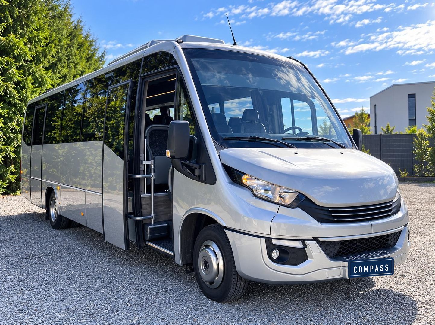 Iveco Daily 70C18 Atomic Kleinbus in Silber